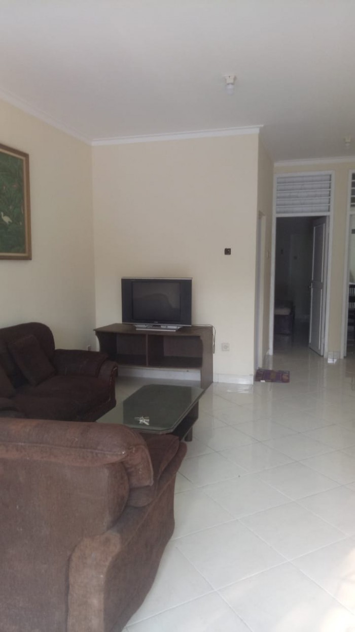 Rumah Dijual Fully Furnished di Cluster Meadow Green Lippo Cikarang